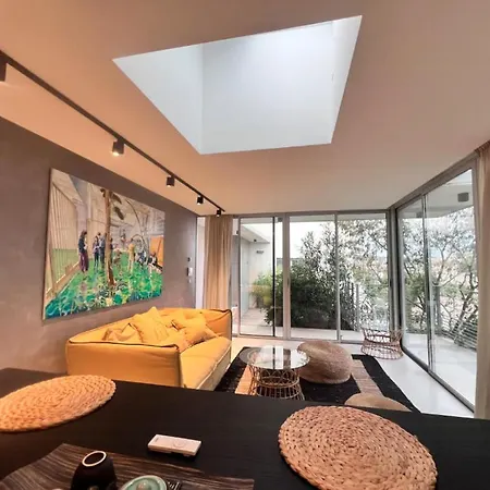 With In Casa de Férias *