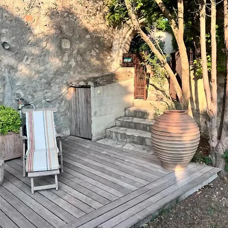 With In * Villeneuve-lès-Avignon