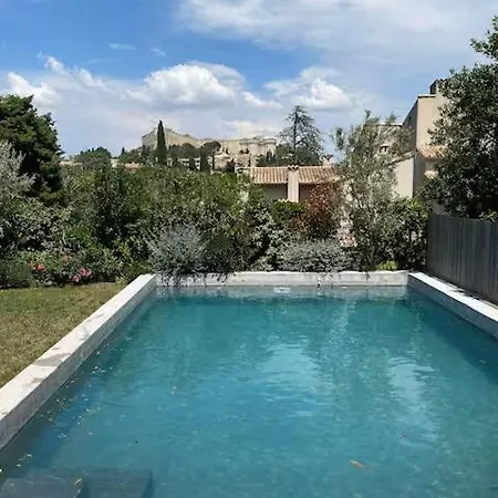 Vakantiehuis With In Villeneuve-lès-Avignon