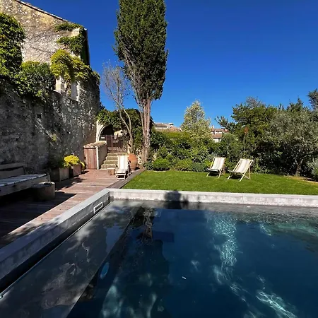 Vakantiehuis With In Villeneuve-lès-Avignon